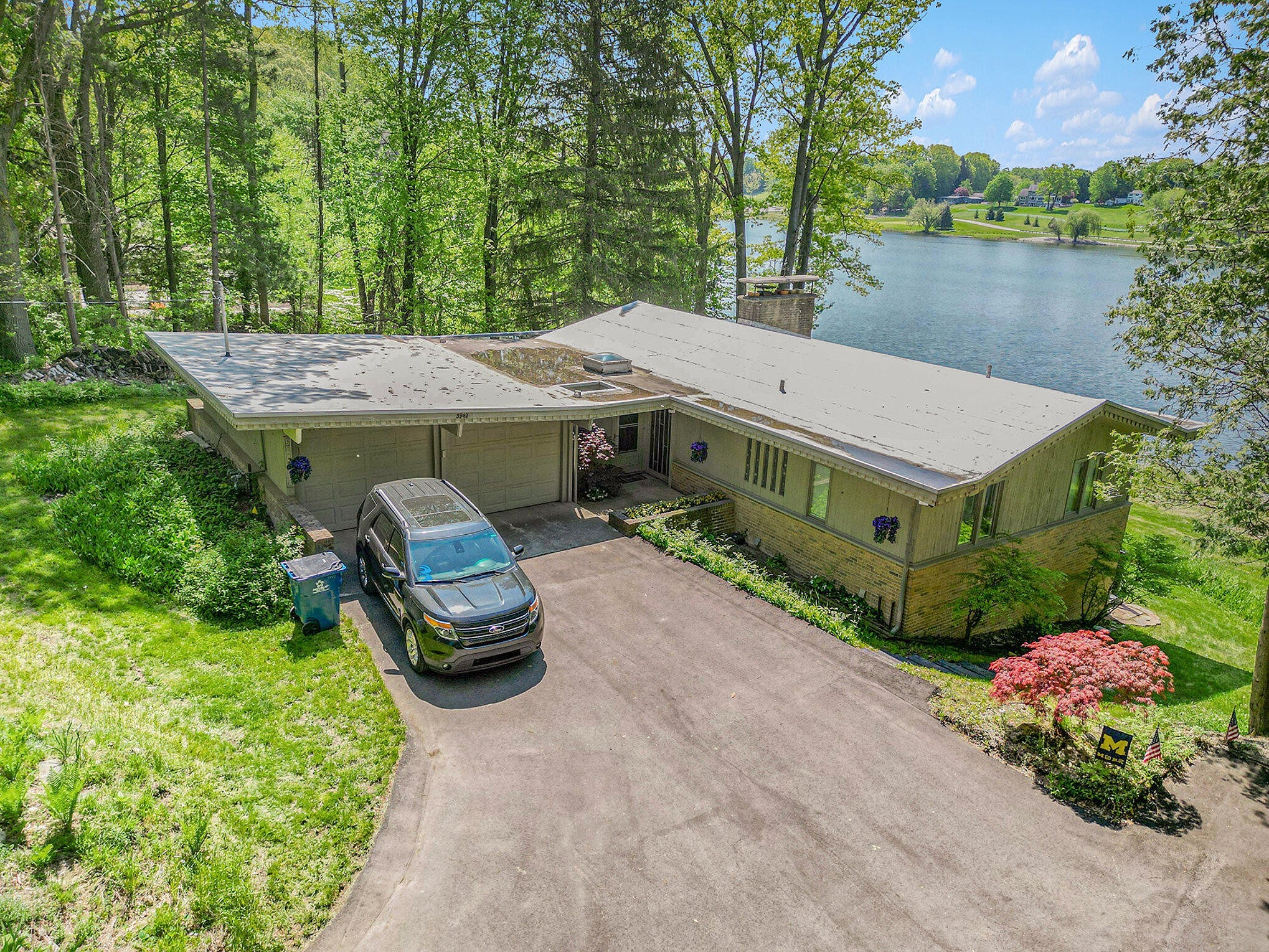 3942 HARMON DR  