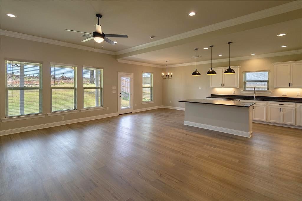 327 HUMMINGBIRD Ln  
