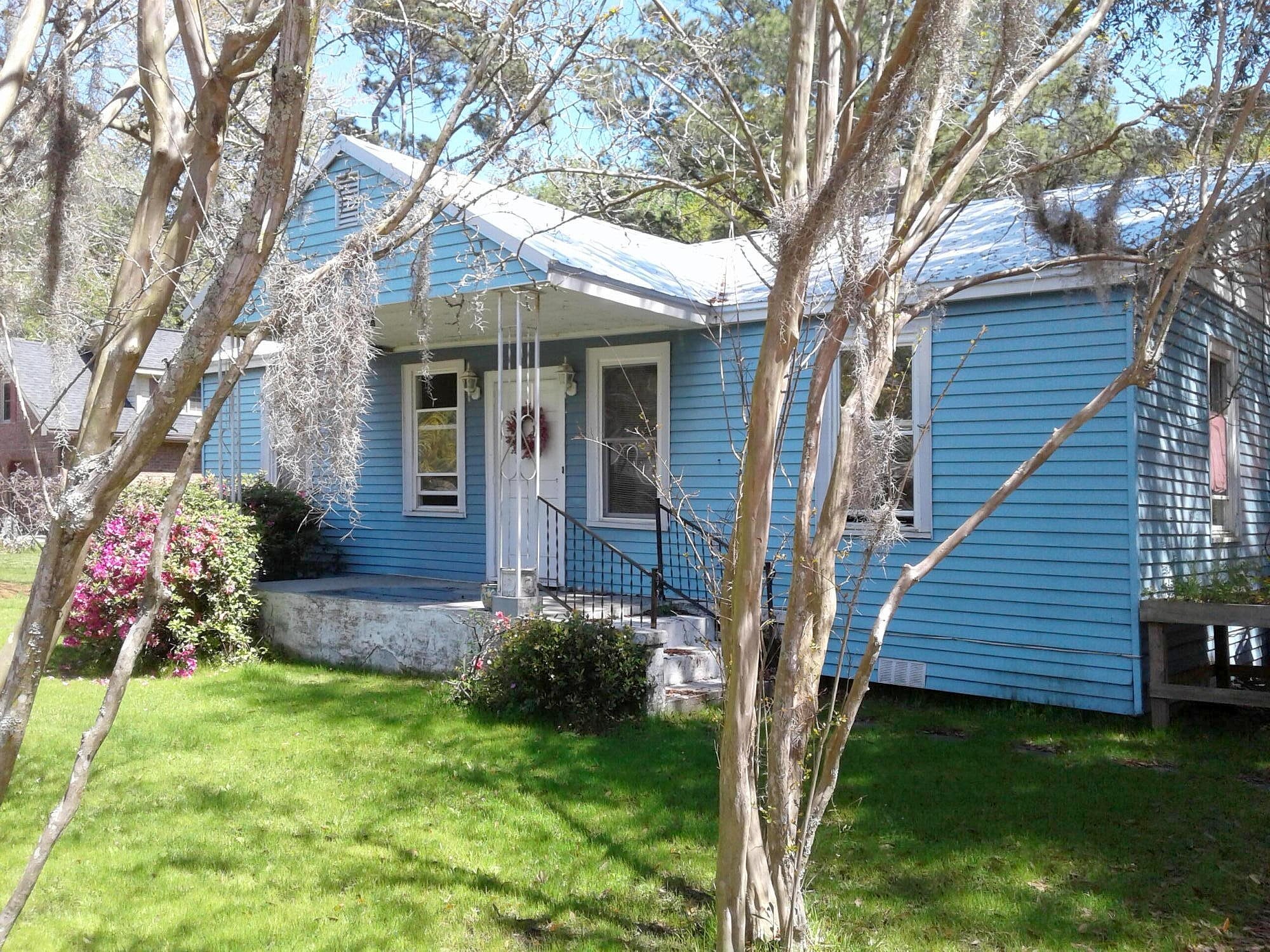 434 Woodland Shrs Rd  