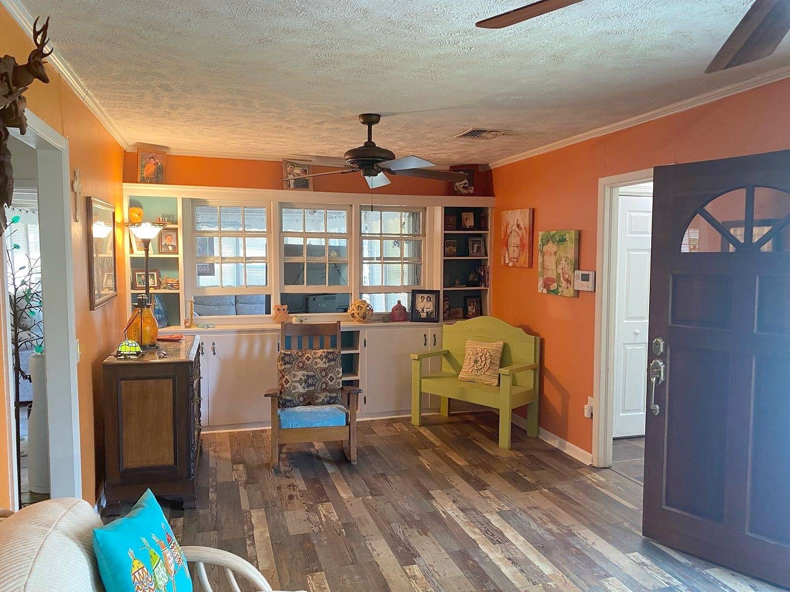 1037 AVALON CIR  