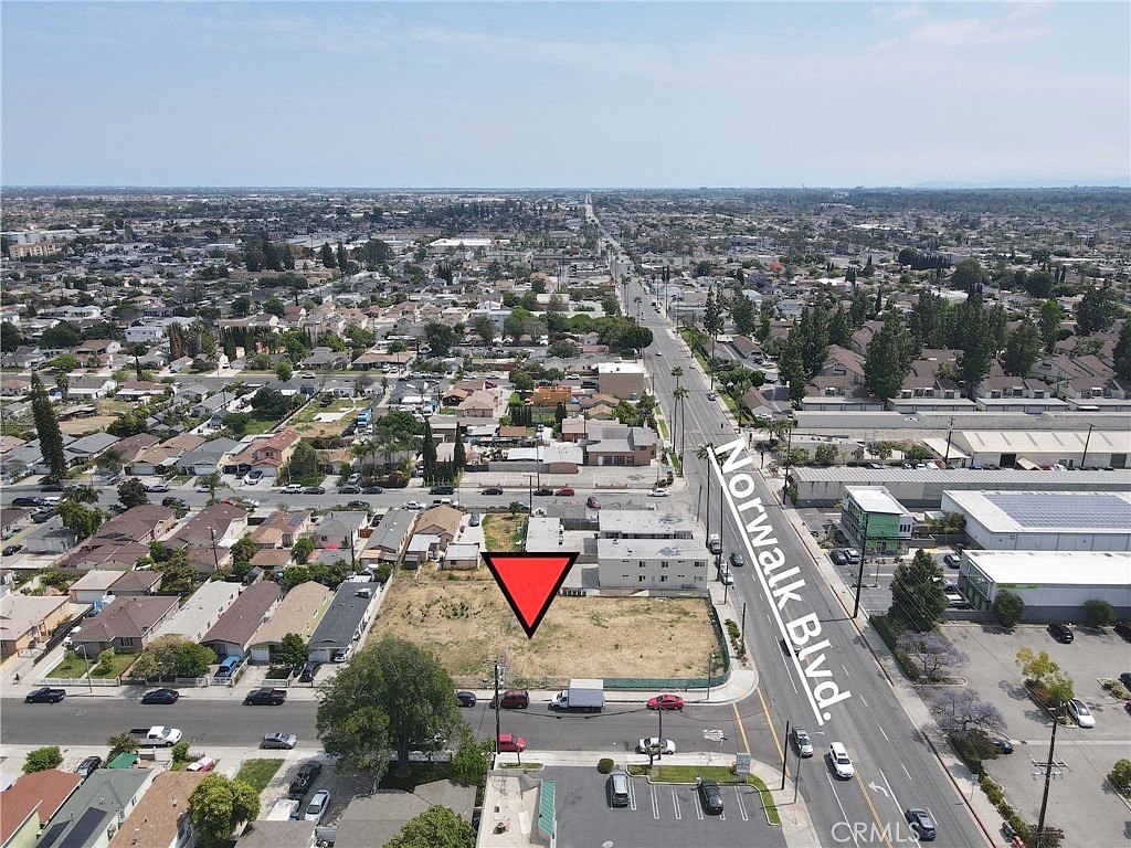 21102 Norwalk Blvd  