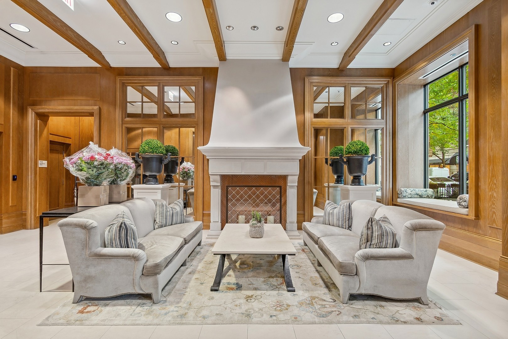 10 E DELAWARE PL Unit 32B  