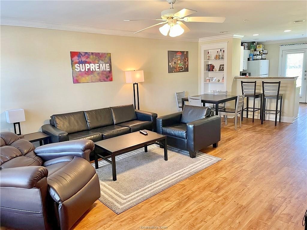 1725 HARVEY MITCHELL PKWY S Unit 1713  