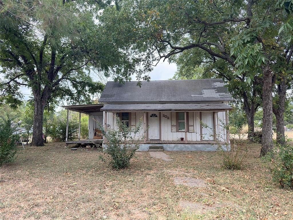 202 E Fleming Ave  
