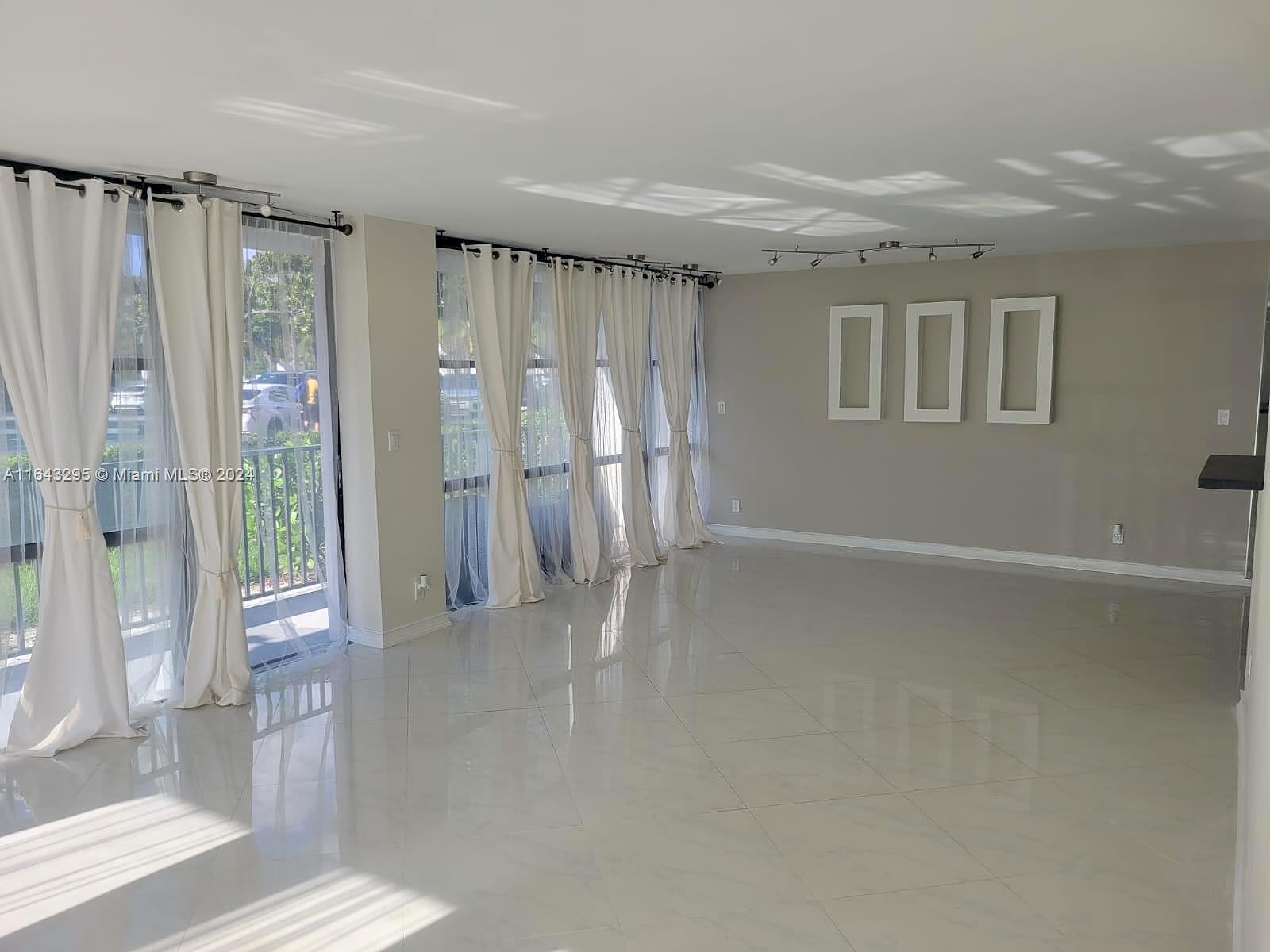 1000 PARKVIEW DR Unit 131