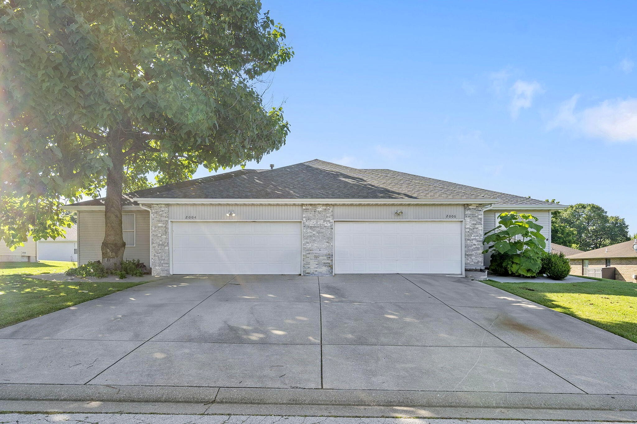 2004-2006 S SOUTHFORK DR