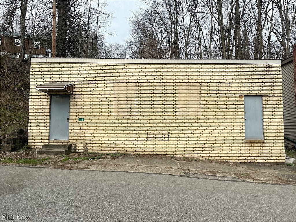 118 122 W Main St  