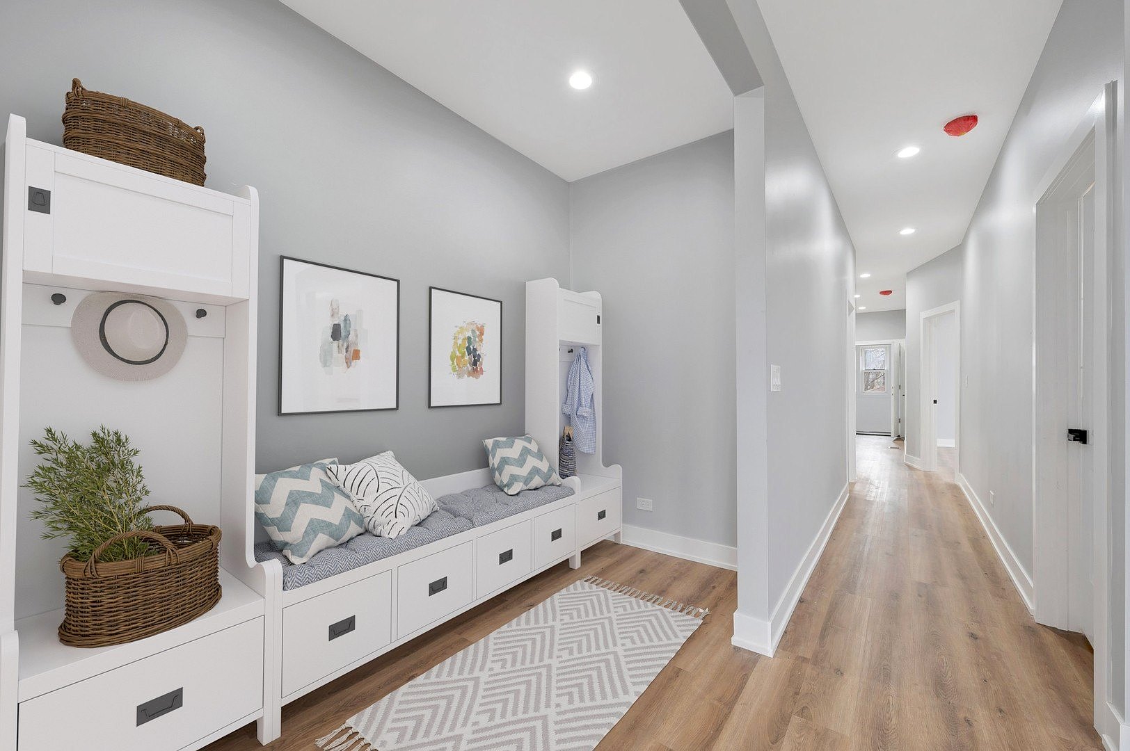 7843 S Marquette Ave  